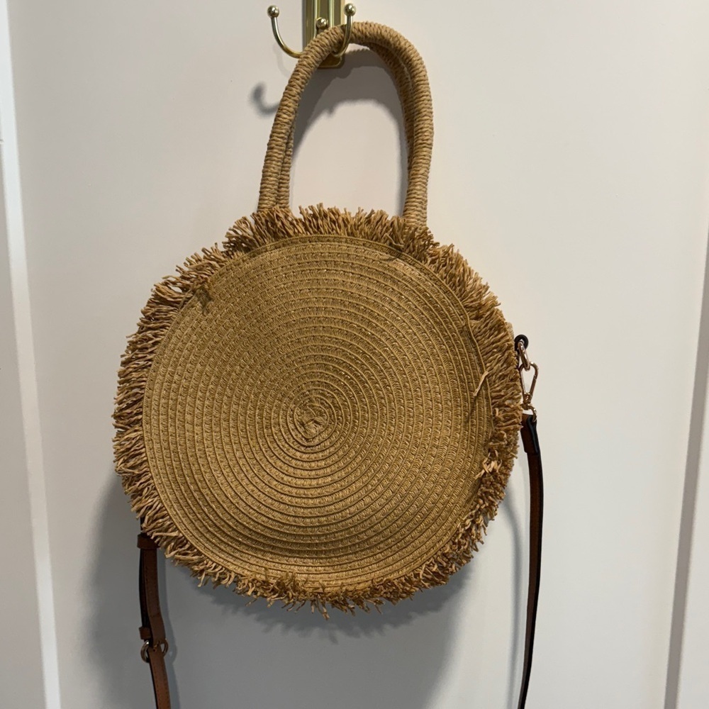 Stylish Tan Woven Round Bag